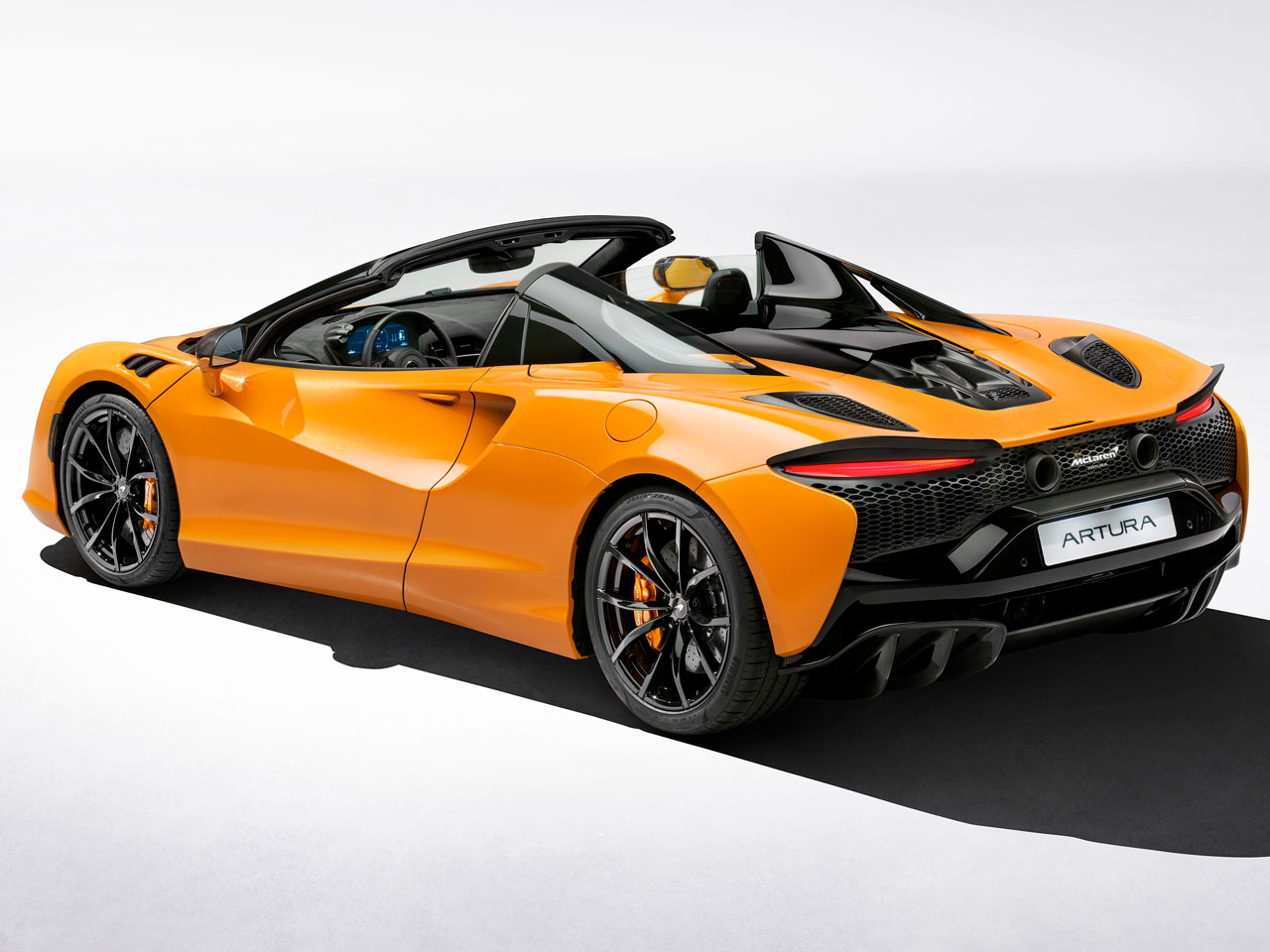 マクラーレン アルトゥーラ スパイダー 2024年モデル ベースグレードの