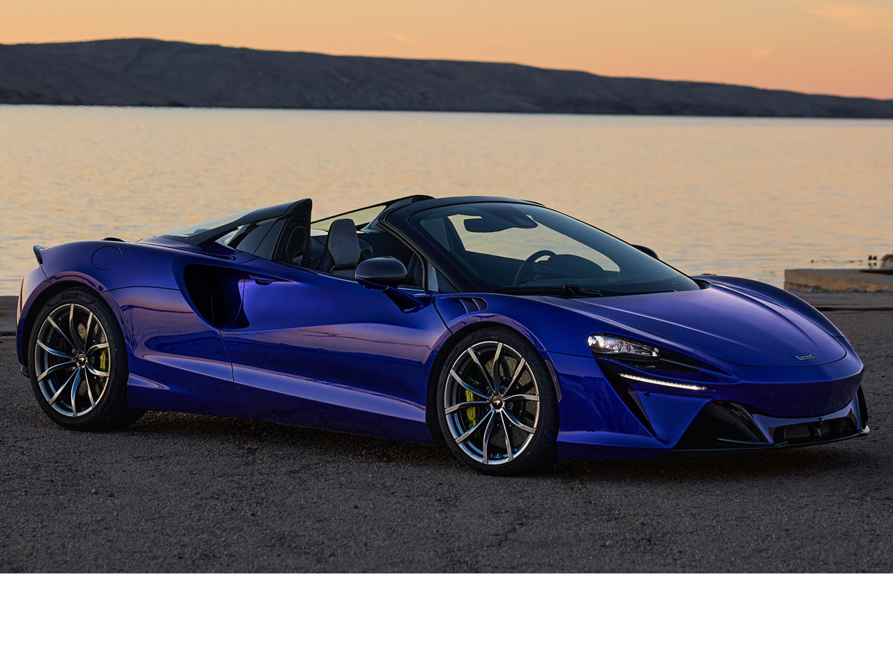 マクラーレン アルトゥーラ スパイダーの価格・新型情報・グレード諸元