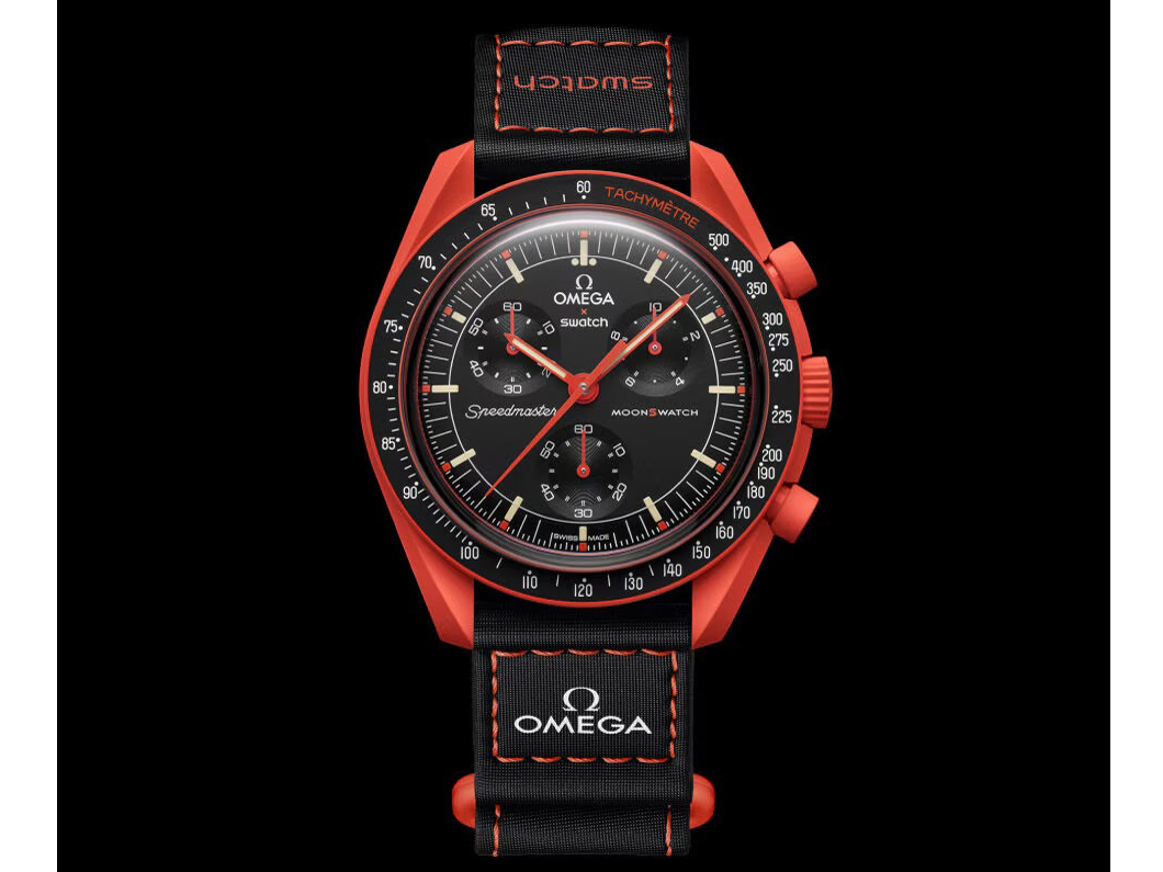 OMEGA × Swatch MISSION ON EARTH - LAVA SO33O100 �̐��i�摜