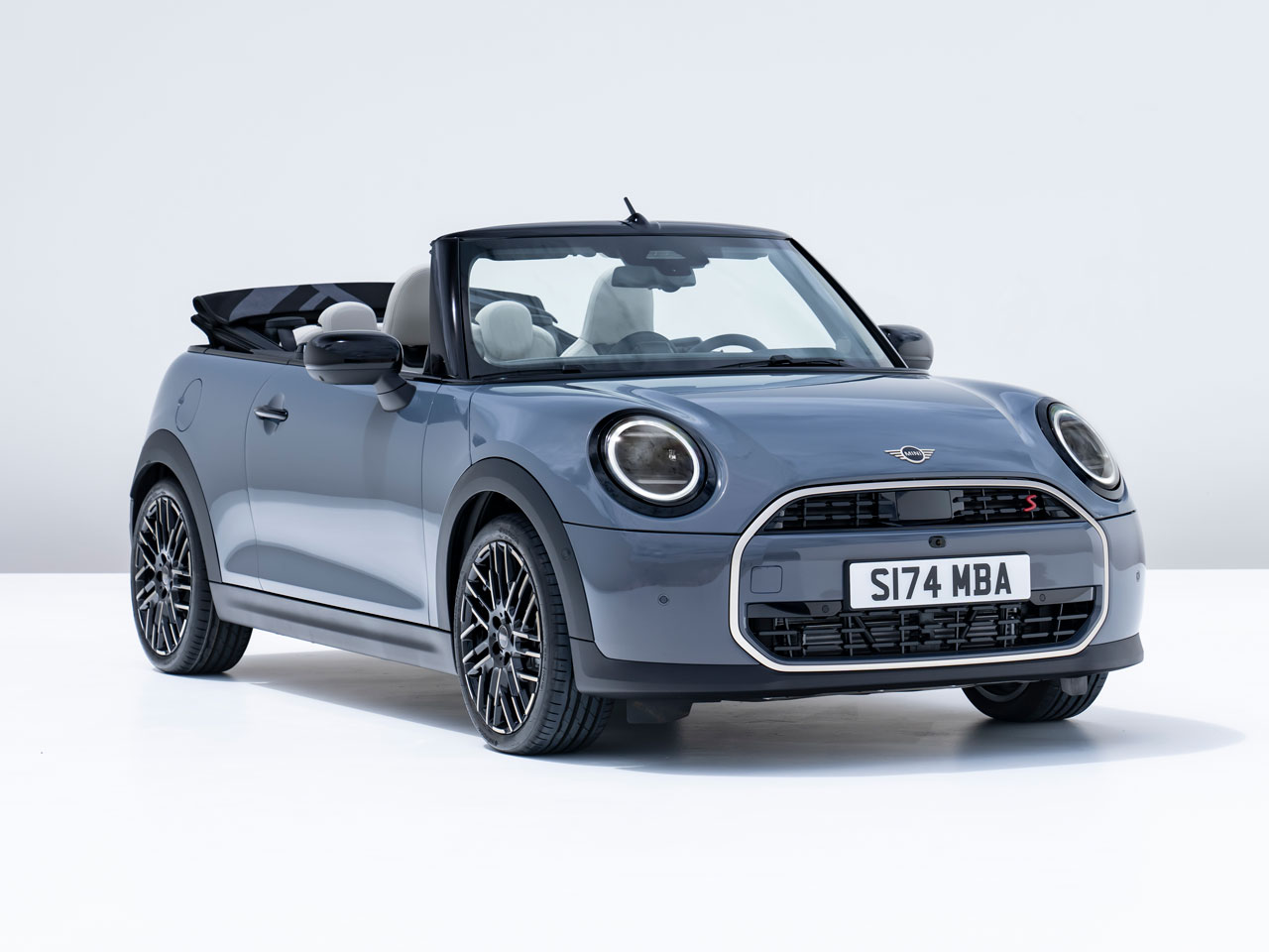 ミニ MINI CONVERTIBLE (コンバーチブル)の価格・新型情報・グレード諸元 価格.com