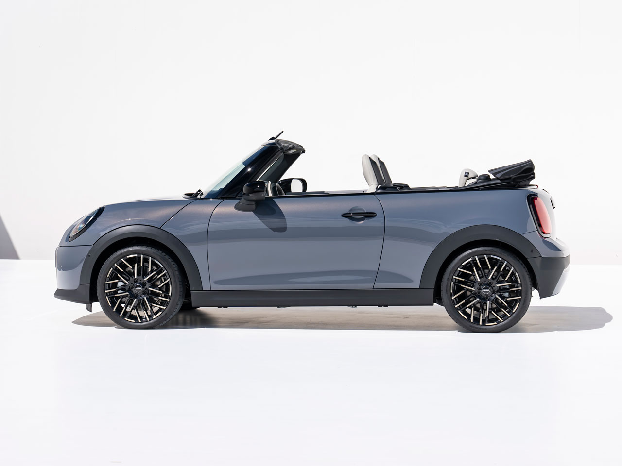 ミニ MINI CONVERTIBLE (コンバーチブル)の価格・新型情報・グレード諸元 価格.com