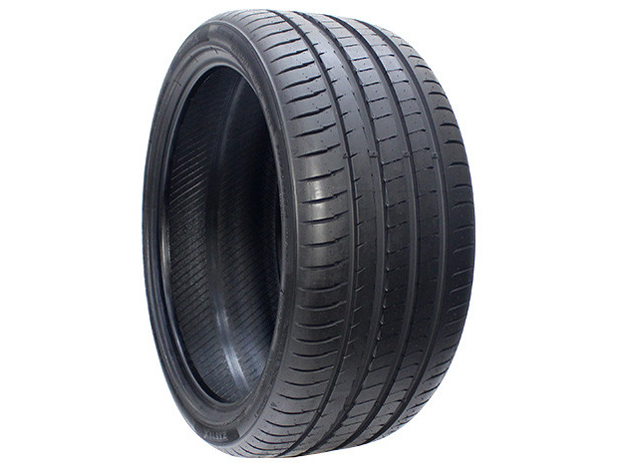 HP5000 max 245/40R19 98Y XL �̐��i�摜