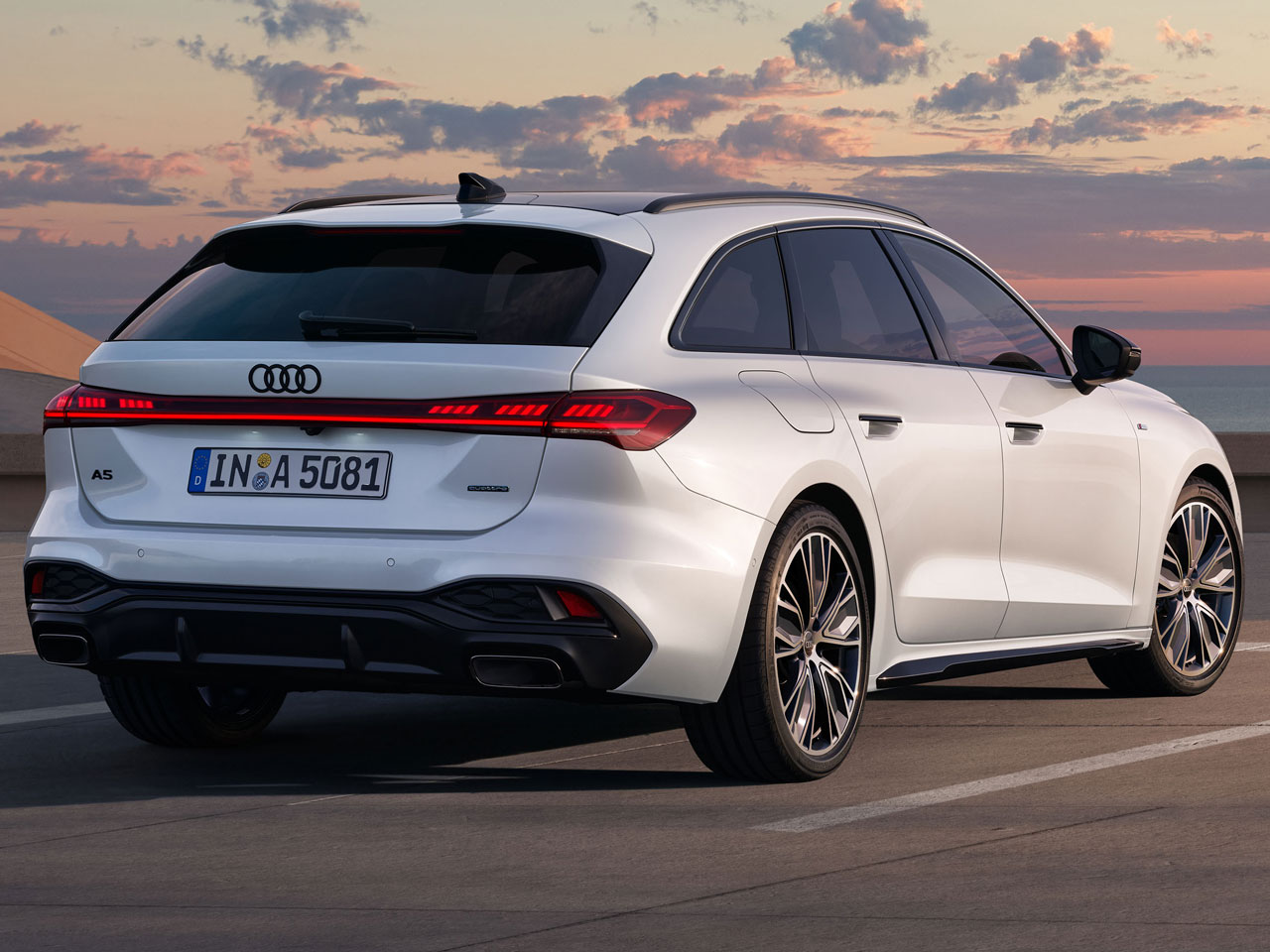 アウディ A5 アバントの価格・新型情報・グレード諸元 価格.com