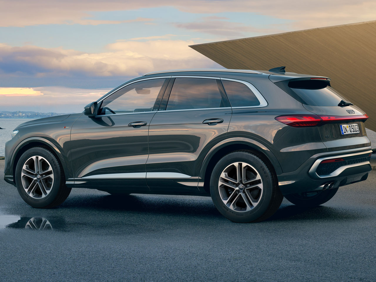 アウディ Q5の価格・新型情報・グレード諸元 価格.com
