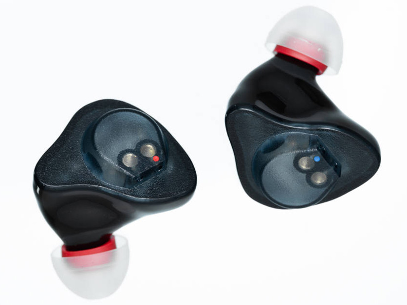 DUNU × FitEar �O�EKaoru �̐��i�摜