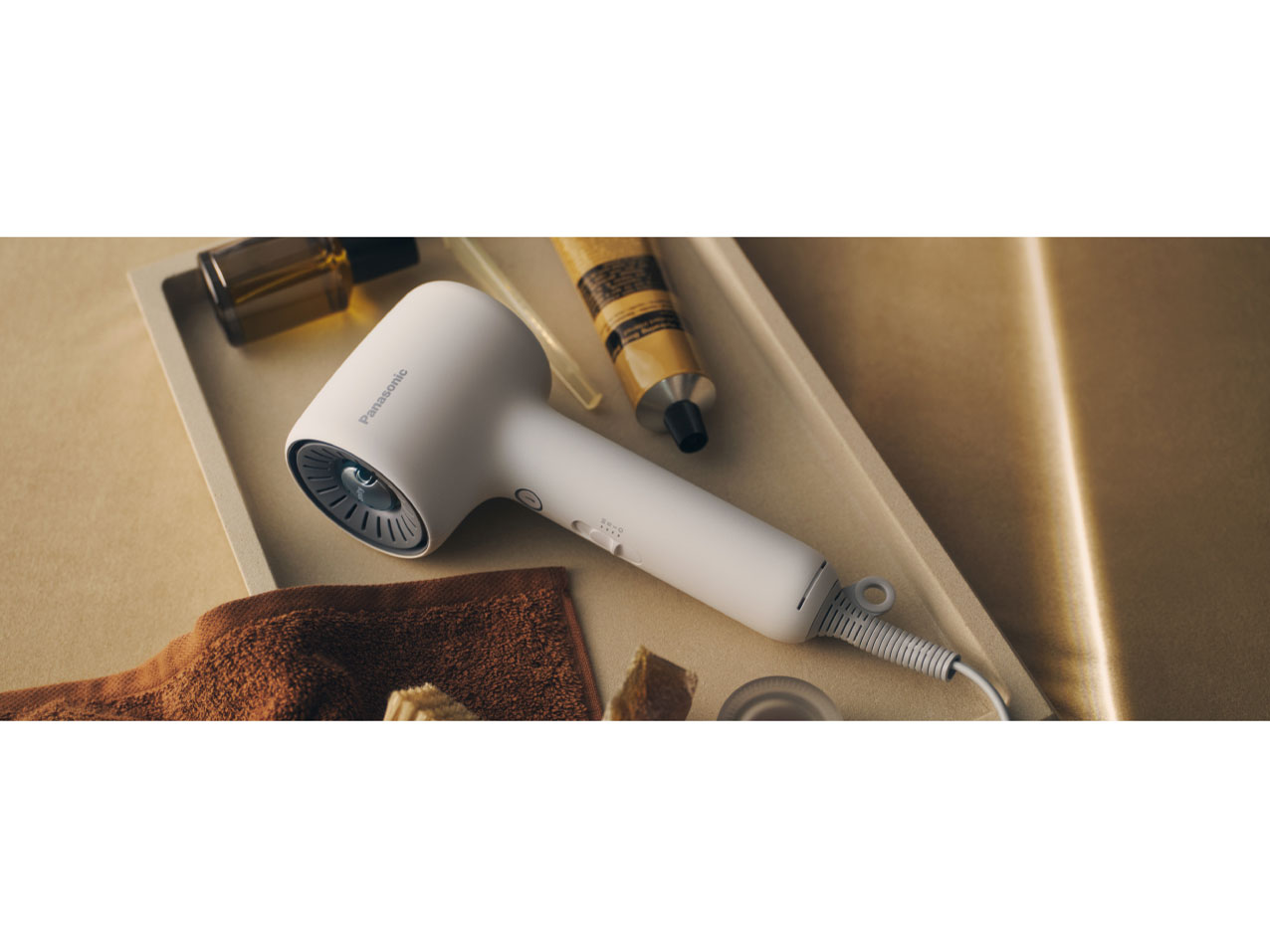 �C�I�j�e�B EH-NE9N-W [���_���z���C�g]