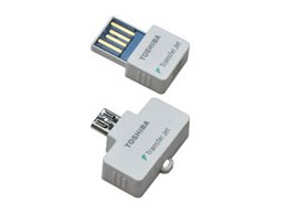 TOSHIBA TransferJet(近接無線通信)対応アダプタ Lightningタイプ (国内正規品) TJ-LT00A Amazon | TOSHIBA TransferJet(近接無線通信)対応アダプタ
