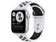 Apple Watch Nike SE GPSモデル 40mm MYYD2J/A [ピュアプラチナム/ブラックNikeスポーツバンド]