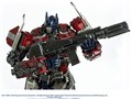 BUMBLEBEE DLX SCALE OPTIMUS PRIME