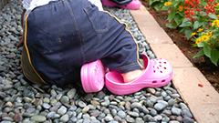 10平方メートルの庭に砂利を敷き詰め