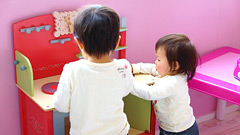 共用の子供部屋を間仕切り壁で二部屋に