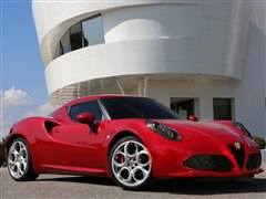 アルファロメオ 4C 2014年モデル Competizioneの価格・性能