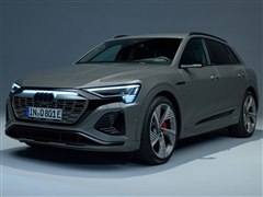 アウディ Q8 e-tron 2023年モデル 55 quattro S lineの価格
