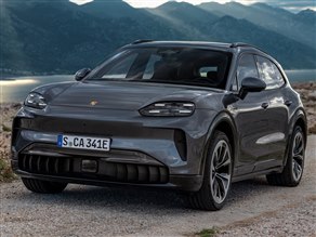 ポルシェ カイエン エレクトリック 2025年モデル ベースグレードの価格