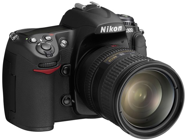 Nikon D300 AF-S DX18-70Gレンズキット - デジタルカメラ