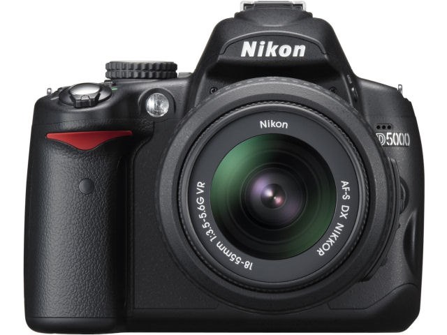 D5000 ダブルズームキットの製品画像 - 価格.com