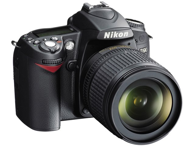 Nikon D90 AF-S DX18-200G VR2レンズキット-