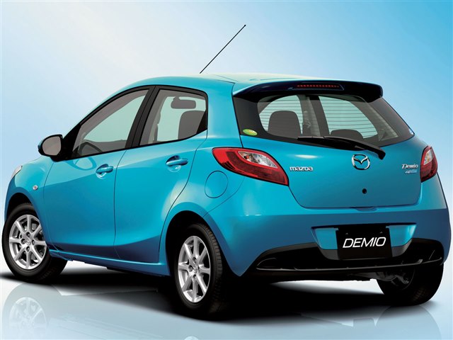 マツダ特注 マツダ デミオ MAZDA DEMIO 7色セット 鮮やかな内装をもつ2つの特別仕様車が登場」マツダ デミオ購入ガイド