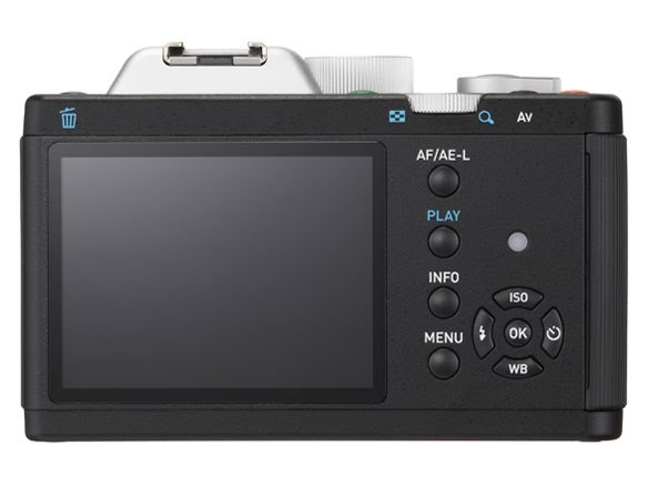 PENTAX - 専用　PENTAX K−01 レンズキット BLACK X BLACK 美品 PENTAX K-01 レンズキット [ホワイト×ブラック]の製品画像