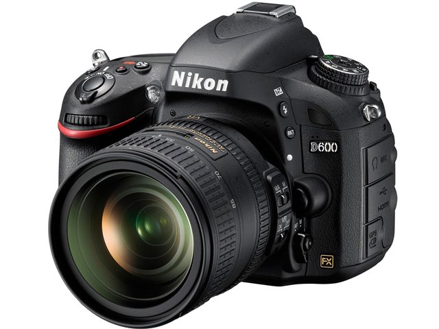 D600 ダブルレンズキットの製品画像 - 価格.com