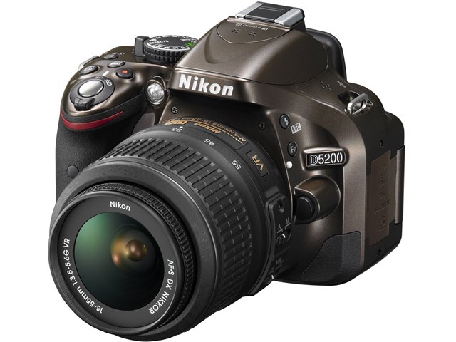 Nikon5200 ダブルズームキット　ブロンズ　美品 ニコン D5200 ダブルズームキット [ブロンズ] オークション比較