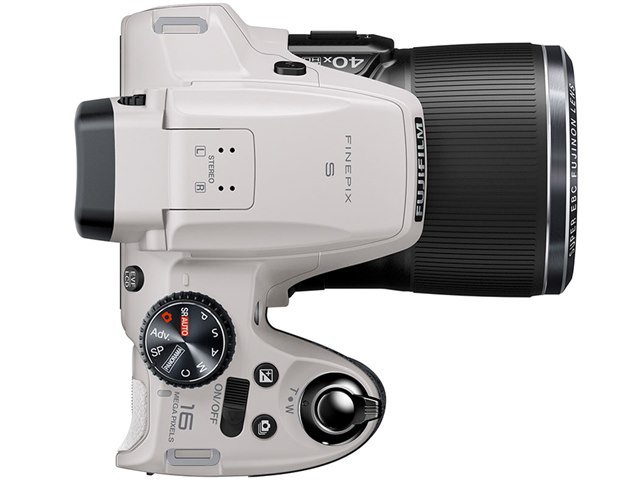 FinePix S8200 [ホワイト]の製品画像 - 価格.com