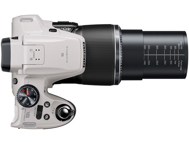 FinePix S8200 [ホワイト]の製品画像 - 価格.com