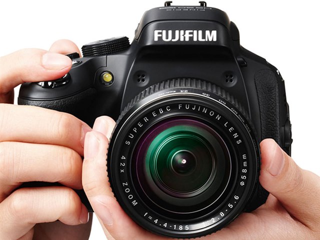 デジタルカメラ FUJIFILM FinePix HS50EXR Fujifilm FinePix HS50 EXR: Digital Photography Review