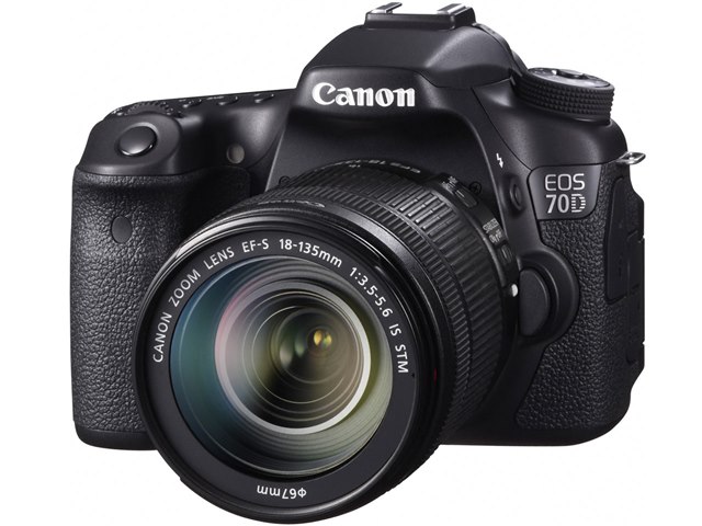 【外観特上級】Canon デジタル一眼レフカメラ EOS70D レンズキット EF-S18-135mm F3.5-5.6 IS STM 付属 EOS70D18135STMLK