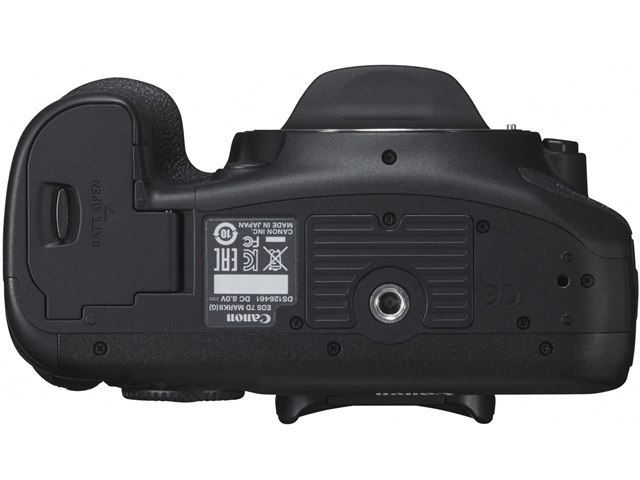 EOS 7D Mark II ボディの製品画像 - 価格.com