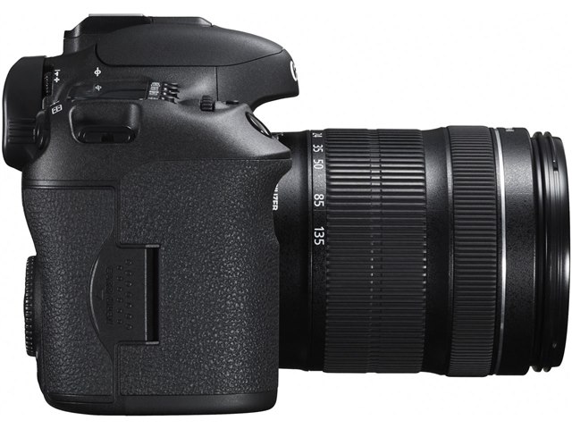 EOS 7D Mark II EF-S18-135 IS STM レンズキットの製品画像