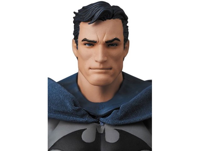 HUSH (BATMAN: HUSH Ver.) MAFEX フィギュア Amazon.co.jp: MAFEX No. 105 BATMAN HUSH Action Figure with