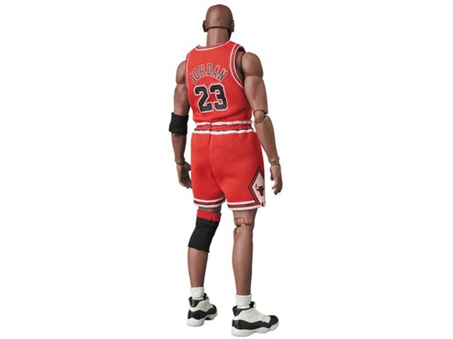 MAFEX Michael Jordan Chicago Bullsの製品画像 - 価格.com