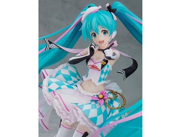 グッスマ　レーシングミク 2019Ver. feat.杏仁豆腐　１／８ WF2020W速報】「初音ミク GTプロジェクト」より、フィギュア