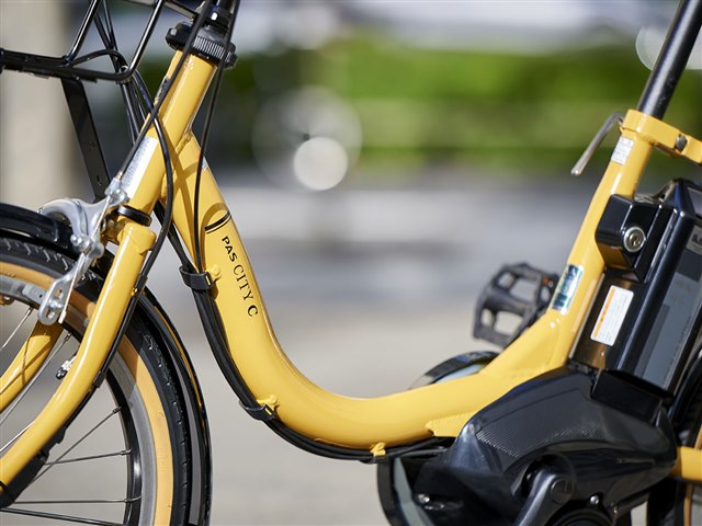 PAS CITY-C PA20CC 2021年モデル [グロススモークイエロー] + 専用充電 